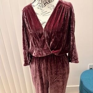 YFB Velvet Jumpsuit Wide Leg V-Neck Long Sleeve (Belt Missing) Size XS